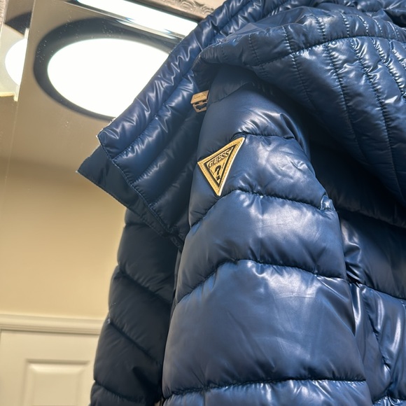 WATER RESISTANT HOODED PUFFER JACKET IN DEEP SEA BLUE (M) - Picture 7 of 9